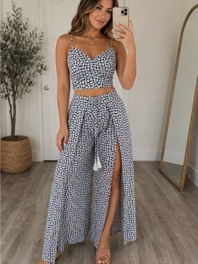 Women’s Navy Floral Wide-Leg Split Pants - Brand